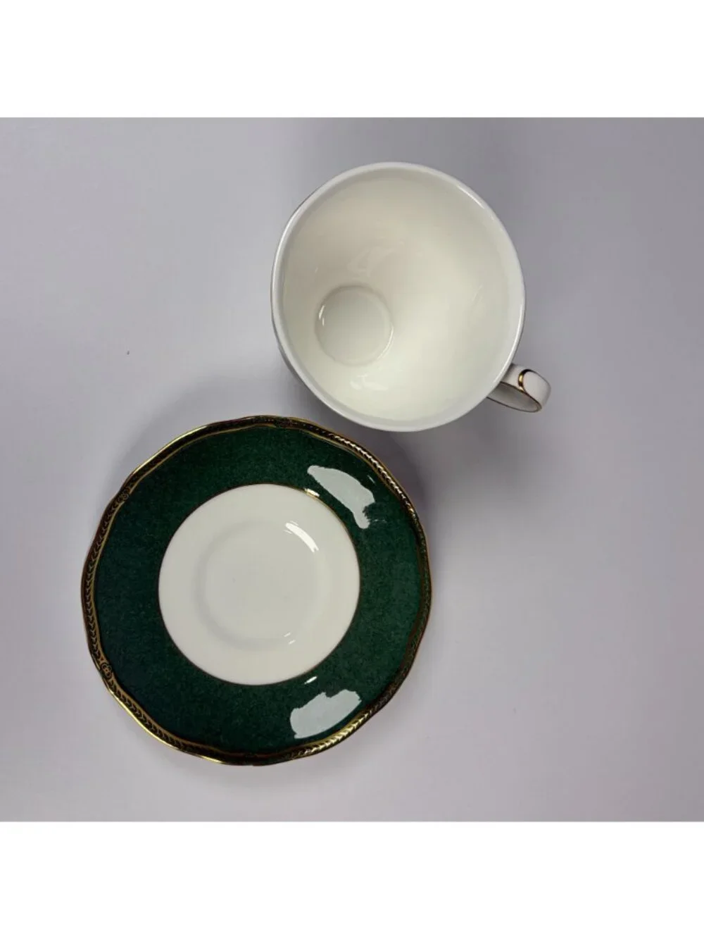 1991 Wedgwood Crown Emerald Bone China Tea Cup & Saucer Made in England